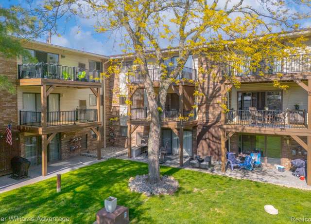Property at 895 S Pontiac Trl Unit C206, Walled Lake, MI 48390, 1 bed, 1 bath