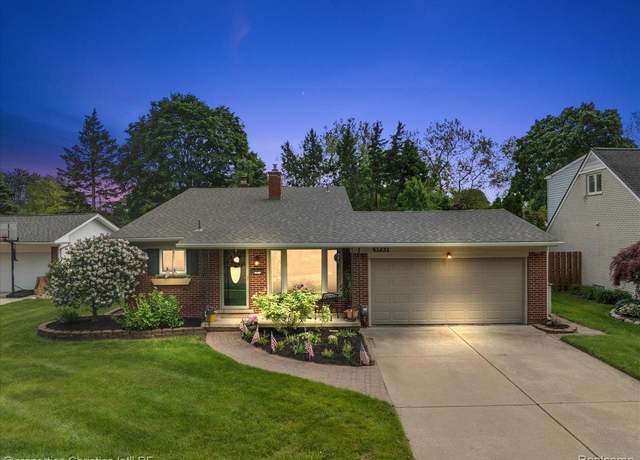 Property at 41231 Greenbriar Ln, Plymouth, MI 48170, 4 beds, 2 baths