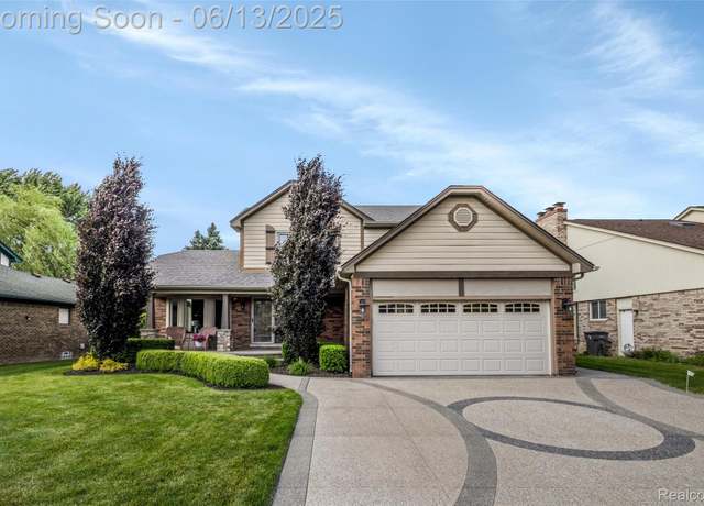 Property at 20795 Marlinga Dr, Clinton Township, MI 48038, 3 beds, 3 baths