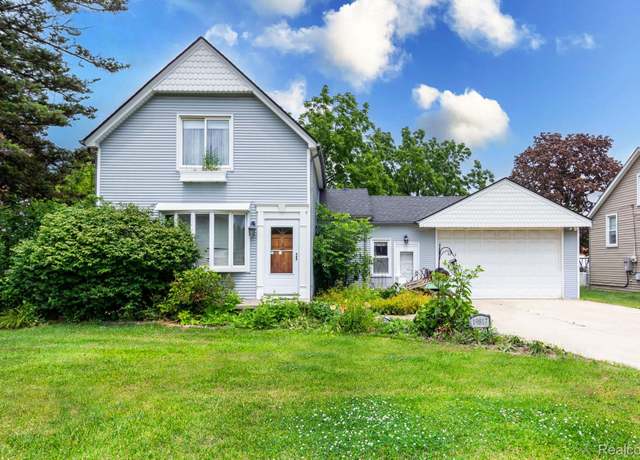Property at 19817 Martin Rd, St Clair Shores, MI 48081, 3 beds, 1 bath