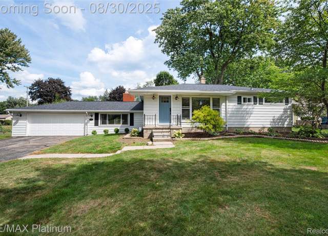 Property at 1120 Orchid St, Waterford Charter Township, MI 48328, 3 beds, 1.5 baths