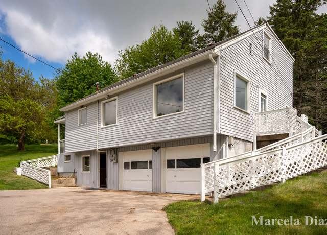 Property at 9555 Eastern Ave SE, Byron Center, MI 49315, 4 beds, 2 baths
