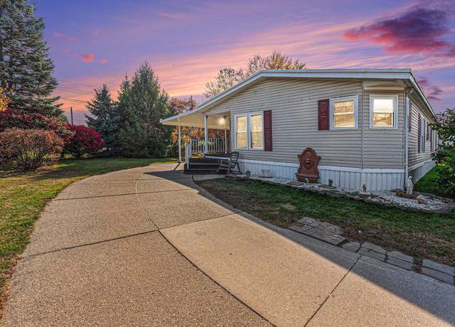 Property at 49107 Cranberry Ct, Shelby, MI 48315, 3 beds, 2 baths