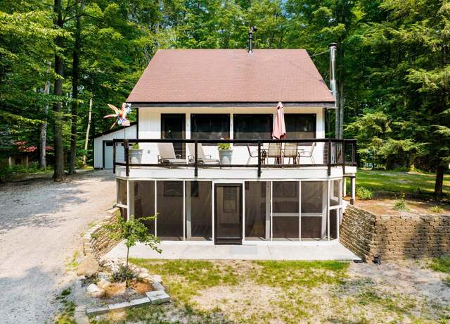Property at 6082 Heideldorf Ln, Bellaire, MI 49615, 4 beds, 2 baths
