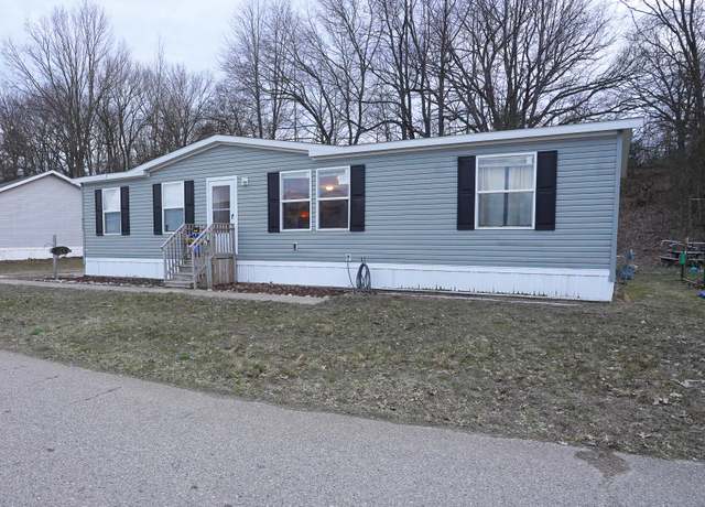 Property at 8747 Muirfield Dr, West Olive, MI 49460, 3 beds, 2 baths
