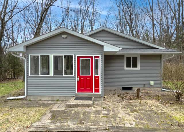 Property at 3030 N 3rd St, Kalamazoo, MI 49009, 2 beds, 2 baths