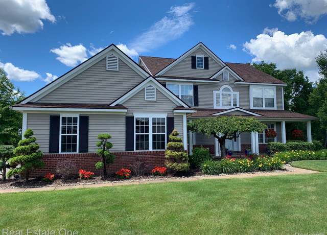 Property at 11360 Saddlebrook Cir, Putnam Township, MI 48169, 4 beds, 3.5 baths