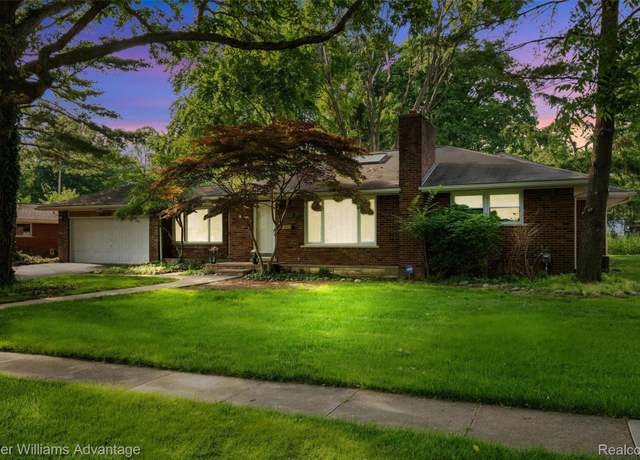 Property at 34030 Hampshire St, Livonia, MI 48154, 3 beds, 2 baths