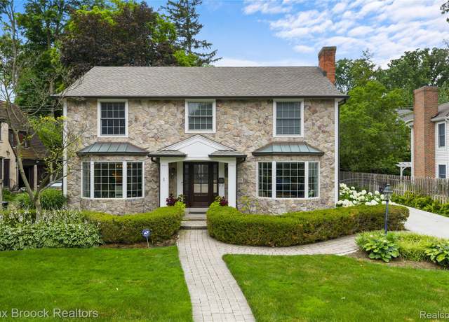 Property at 639 N Glenhurst Dr, Birmingham, MI 48009, 4 beds, 3.5 baths
