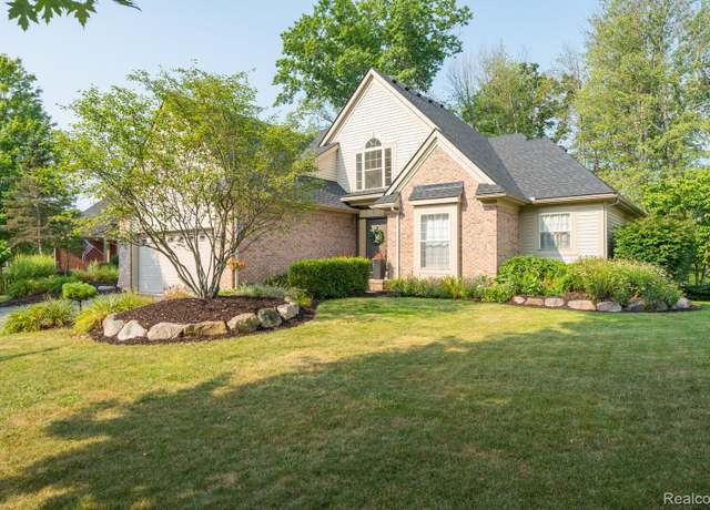 Property at 3052 Richmond Dr, Village Of Clarkston, MI 48348, 3 beds, 2.5 baths