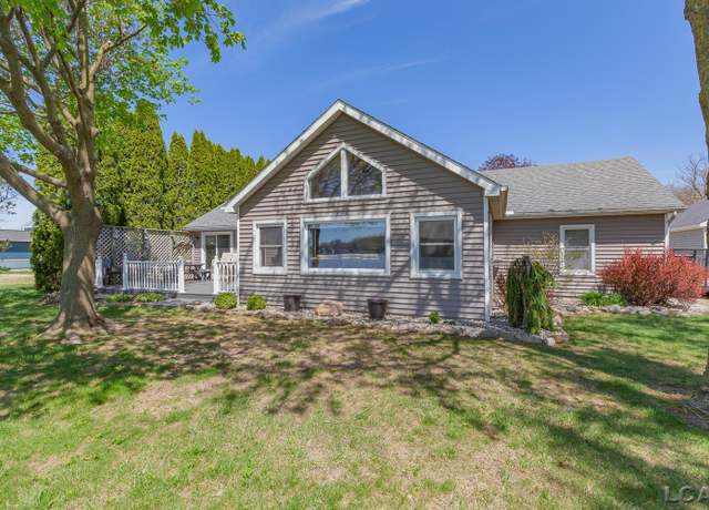 Property at 6234 Quiet Cove Rd, Addison, MI 49220, 3 beds, 2 baths