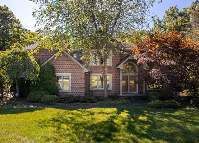 Property at 1057 Blue Ridge Cir, Orion Charter Township, MI 48348, 5 beds, 4.5 baths