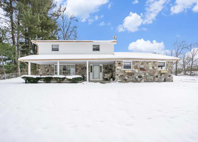 Property at 3621 Northview Dr, Kalamazoo, MI 49004, 4 beds, 1.5 baths