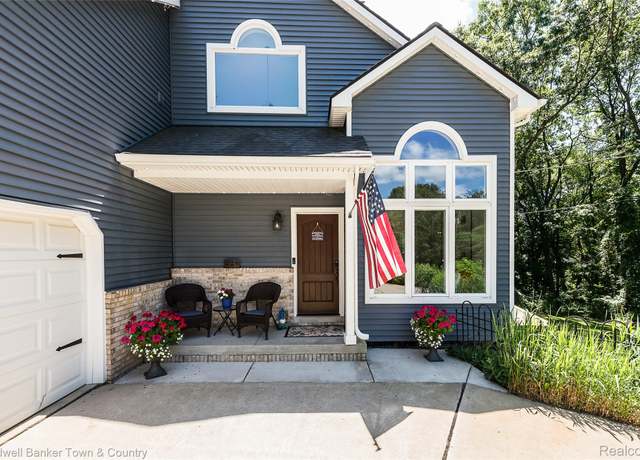 Property at 220 Norris Dr, Ortonville, MI 48462, 3 beds, 3 baths