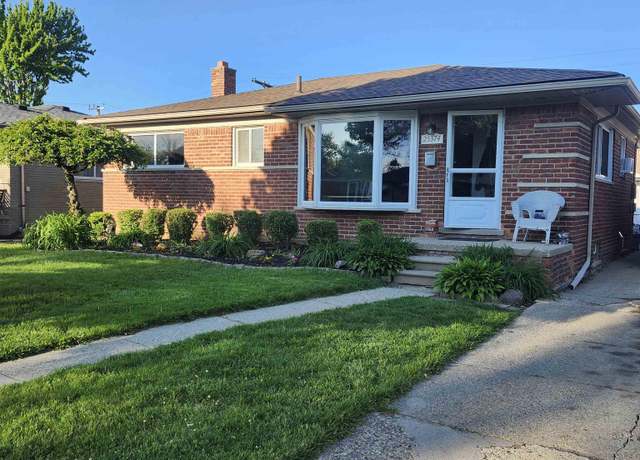 Property at 25374 Huron St, Roseville, MI 48066, 3 beds, 1 bath