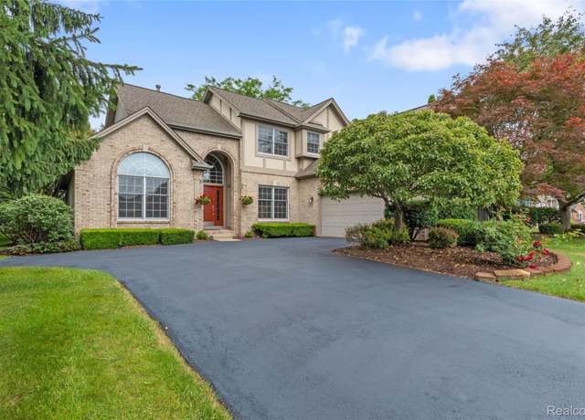 Property at 4030 Pebble Ridge Ct, Fenton, MI 48430, 4 beds, 3 baths