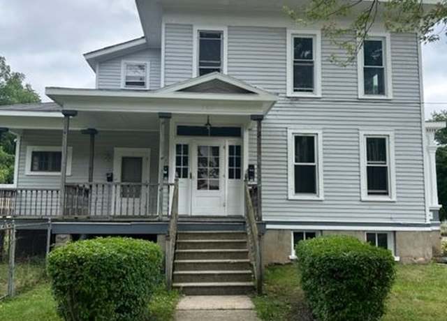 Property at 302 N Farragut St, Bay City, MI 48708, 5 beds, 3 baths