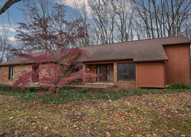 Property at 1305 Dyemeadow Ln, Flint Twp, MI 48532, 4 beds, 4.5 baths