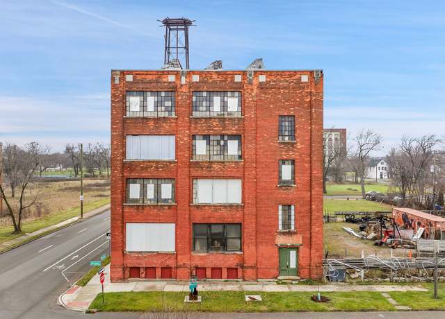 Property at 2941 E Warren Ave, Detroit, MI 48207, 24 baths