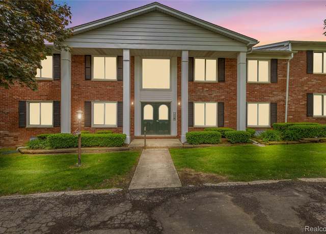 Property at 2375 Mulberry Sq #69, Bloomfield Hills, MI 48302, 2 beds, 2 baths
