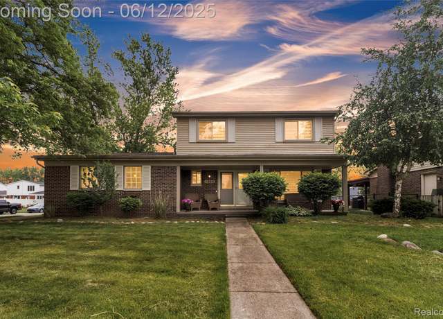 Property at 6880 Brookshire Dr, Canton, MI 48187, 4 beds, 2.5 baths
