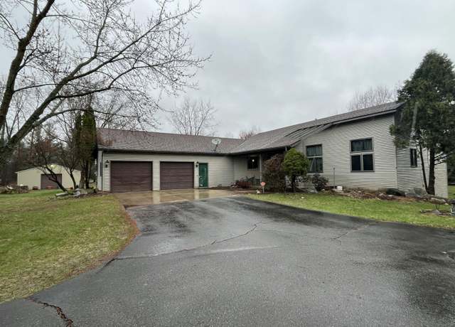 Property at 9610 Grange Ave NE, Rockford, MI 49341, 5 beds, 3.5 baths