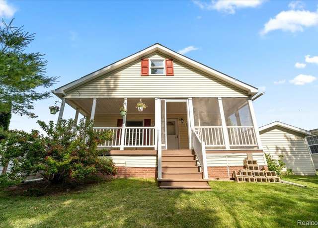 Property at 11054 Wood Run Cir, South Lyon, MI 48178, 4 beds, 2 baths