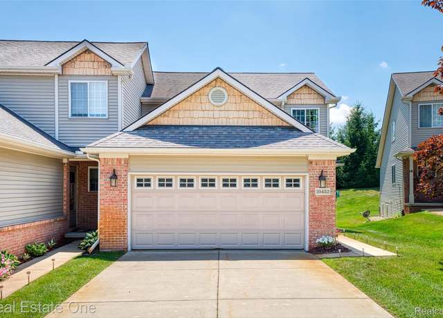 Property at 10452 Fawn Ridge Trl, Hartland, MI 48353, 2 beds, 2 baths