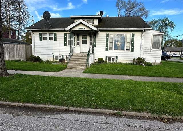 Property at 2341 N Clinton St, Saginaw, MI 48602, 3 beds, 1 bath