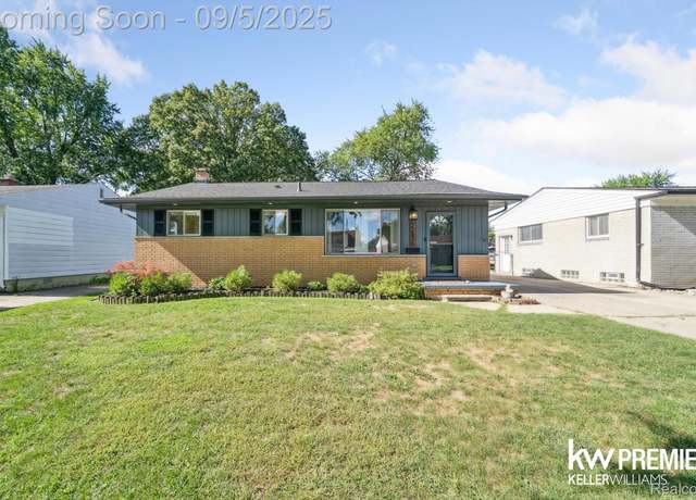 Property at 22836 Socia St, St Clair Shores, MI 48082, 4 beds, 2 baths