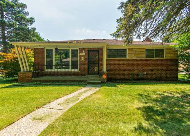 Property at 13801 Pearson St, Oak Park, MI 48237, 3 beds, 2 baths