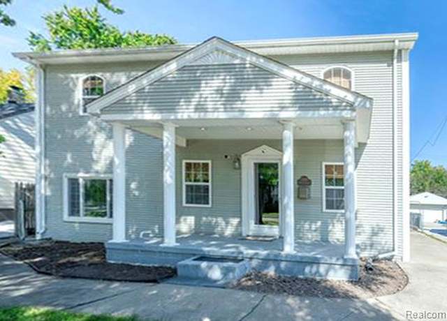 Property at 22105 Ridgeway St, St Clair Shores, MI 48080, 3 beds, 2 baths