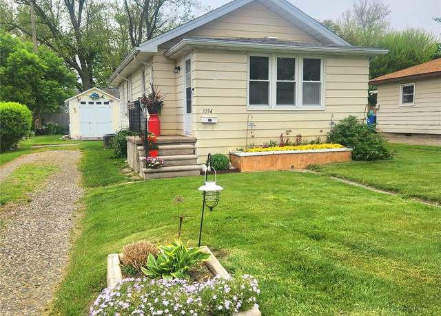 Property at 1094 Lakeview St, Waterford, MI 48328, 2 beds, 1 bath