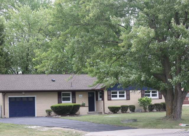 Property at 1932 S Outer Dr, Saginaw, MI 48601, 4 beds, 2 baths
