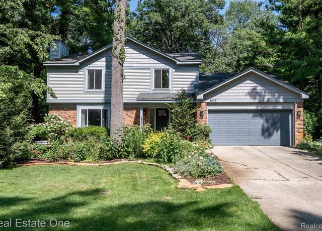 Property at 4079 Cumberland Ct, Commerce Twp, MI 48390, 4 beds, 3.5 baths