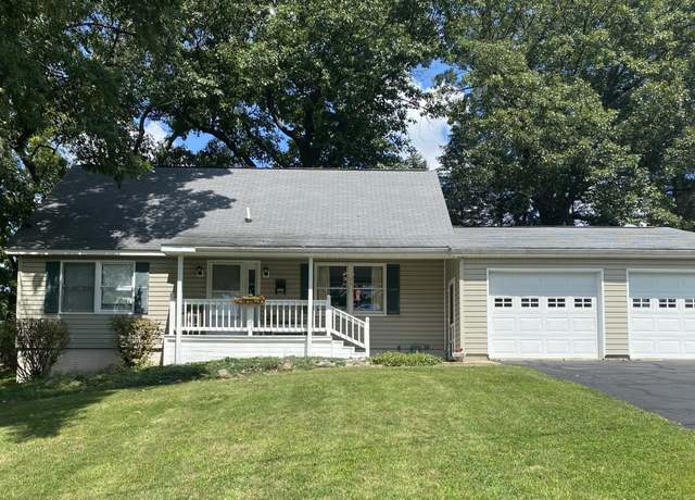 Property at 2056 Earl Dr, Hillsdale, MI 49242, 3 beds, 2.5 baths