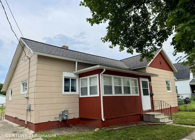 Property at 2415 Garfield Ave, Bay City, MI 48708, 3 beds, 1 bath