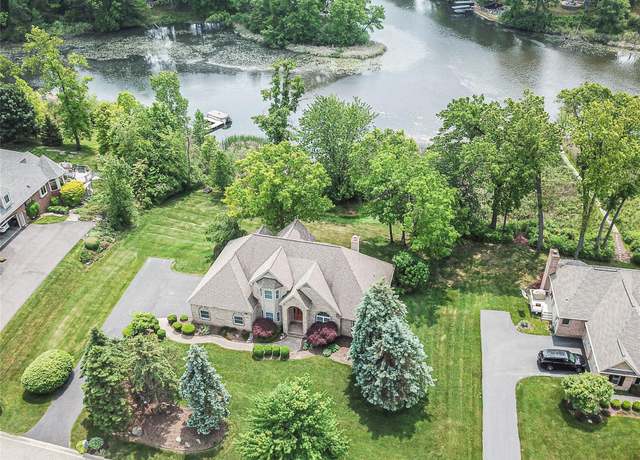 Property at 8342 Islandview Ct, Brighton, MI 48114, 4 beds, 3 baths
