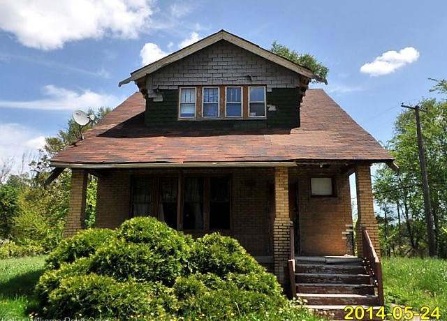Property at 17160 Conley St, Hamtramck, MI 48212, 4 beds, 2 baths