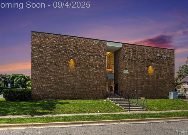 Property at 207 Ballard St #101, Ypsilanti, MI 48197, 2 beds, 1.5 baths