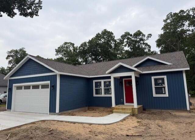 Property at 1243 Marquette Ave, Muskegon, MI 49442, 3 beds, 2 baths