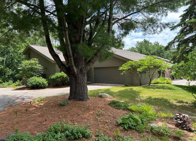 Property at 6556 Mission Rdg, Traverse City, MI 49686, 3 beds, 2.5 baths