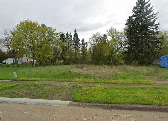 Property at 1034 Eaton St, Saginaw, MI 48601