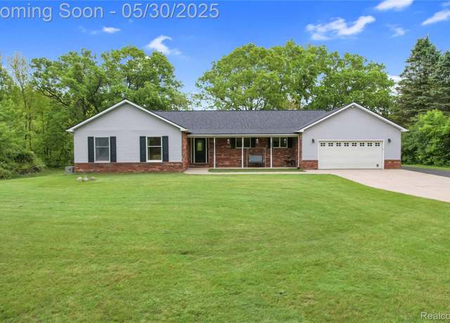 Property at 9587 Harmon Ln, South Lyon, MI 48178, 3 beds, 3 baths