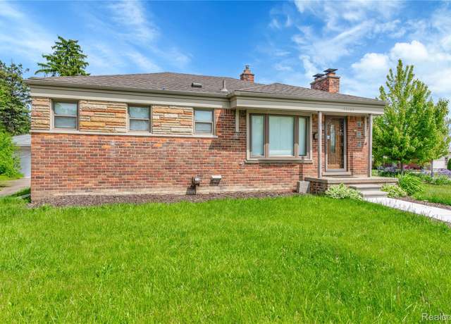 Property at 26500 Grant St, St Clair Shores, MI 48081, 3 beds, 2 baths