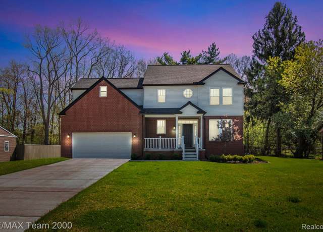 Property at 24050 Sunnypoint Dr, Southfield, MI 48033, 4 beds, 2.5 baths