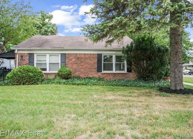 Property at 2619-2621 Rochester Rd, Royal Oak, MI 48073, 2 beds, 2 baths