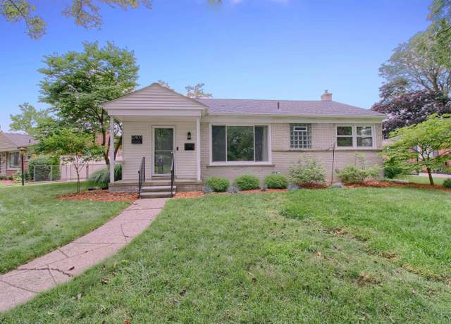 Property at 22409 Edgewood St, Saint Clair Shores, MI 48080, 3 beds, 2 baths