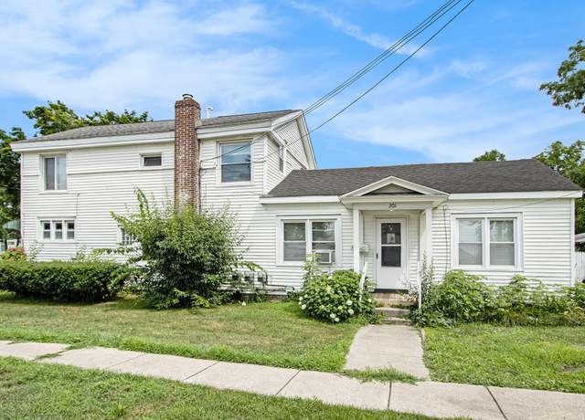 Property at 300 N Kalamazoo St, Paw Paw, MI 49079, 4 beds, 4 baths