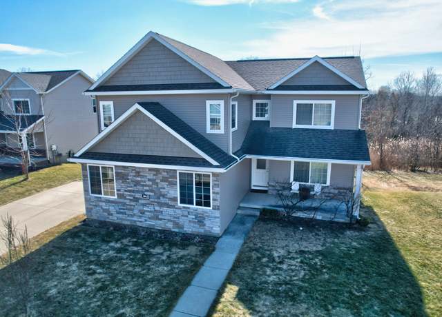 Property at 4062 Oak St, Grand Blanc, MI 48439, 4 beds, 2.5 baths